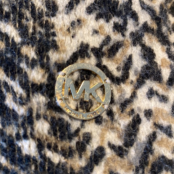 Michael Kore Infinity Scarf - Picture 2 of 3